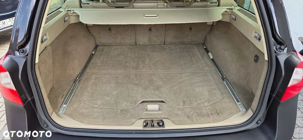 Volvo XC 70 D5 AWD Momentum - 20
