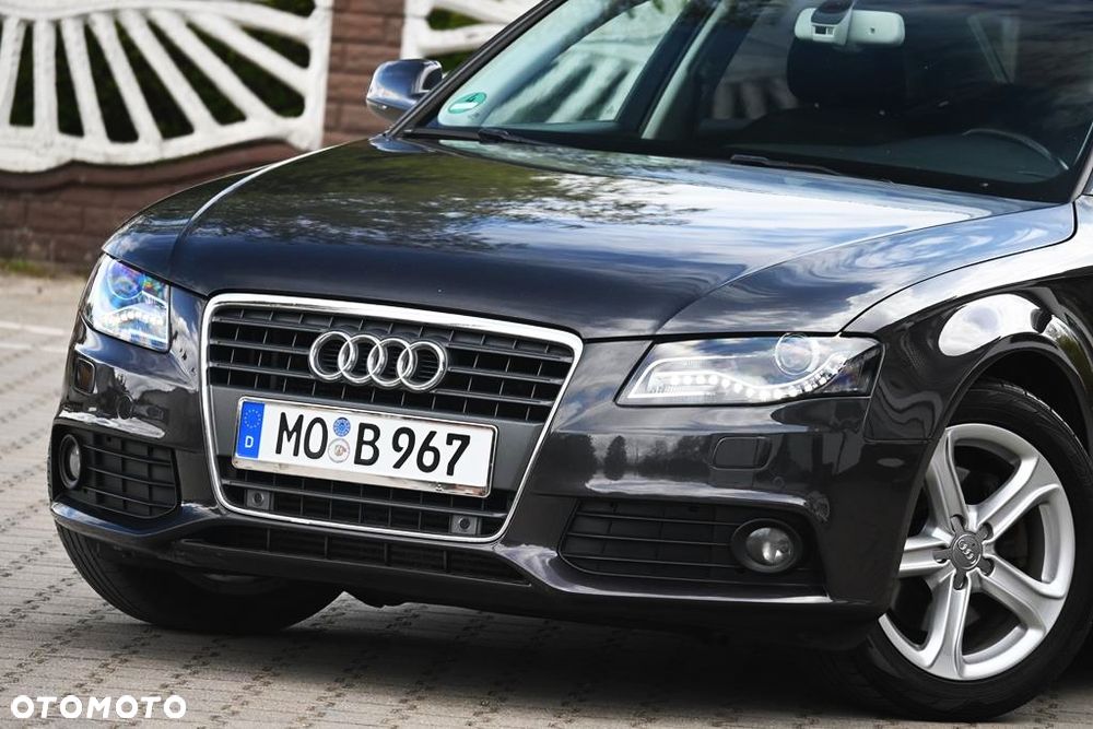 Audi A4 Limousine - 5