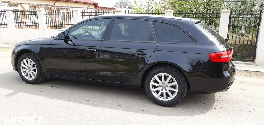 Audi A4 Avant 2.0 TDI DPF quattro S tronic Attraction - 5
