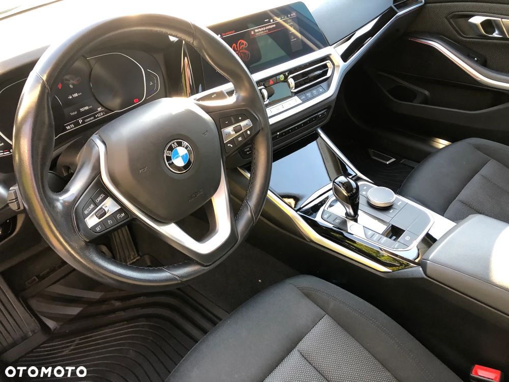 BMW Seria 3 318d MHEV Advantage - 12