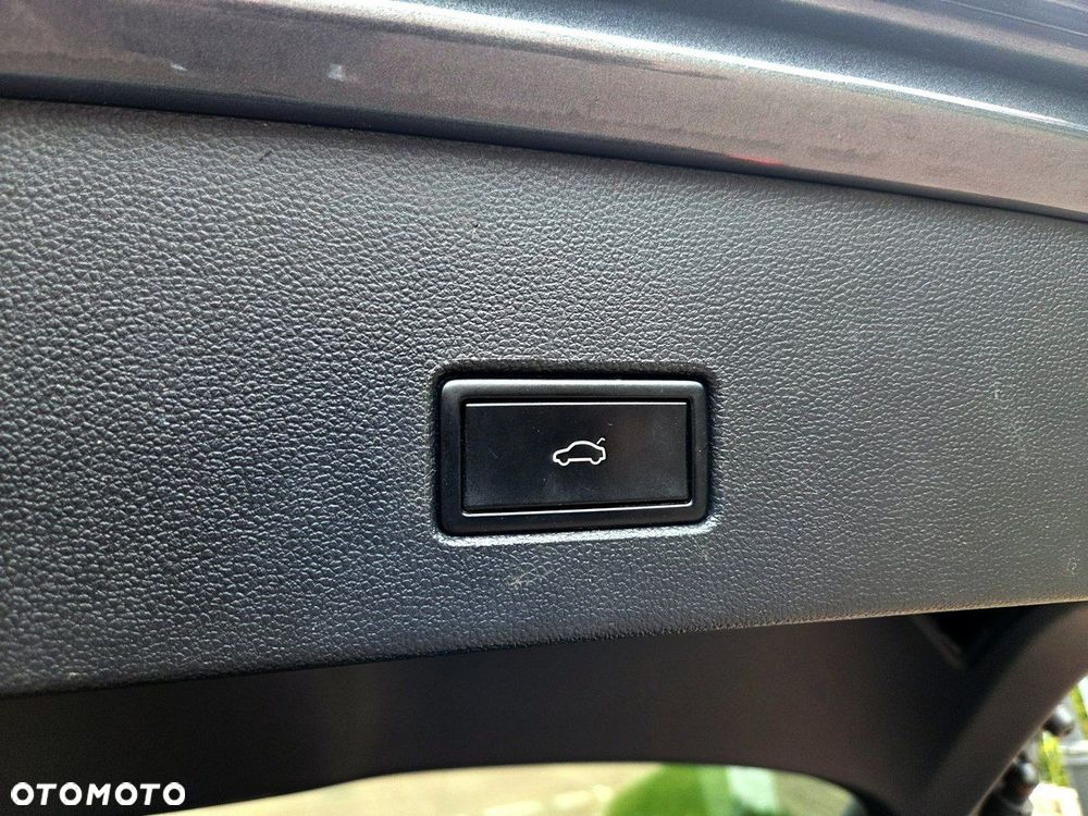 Volkswagen T-Roc 1.5 TSI Style DSG - 23