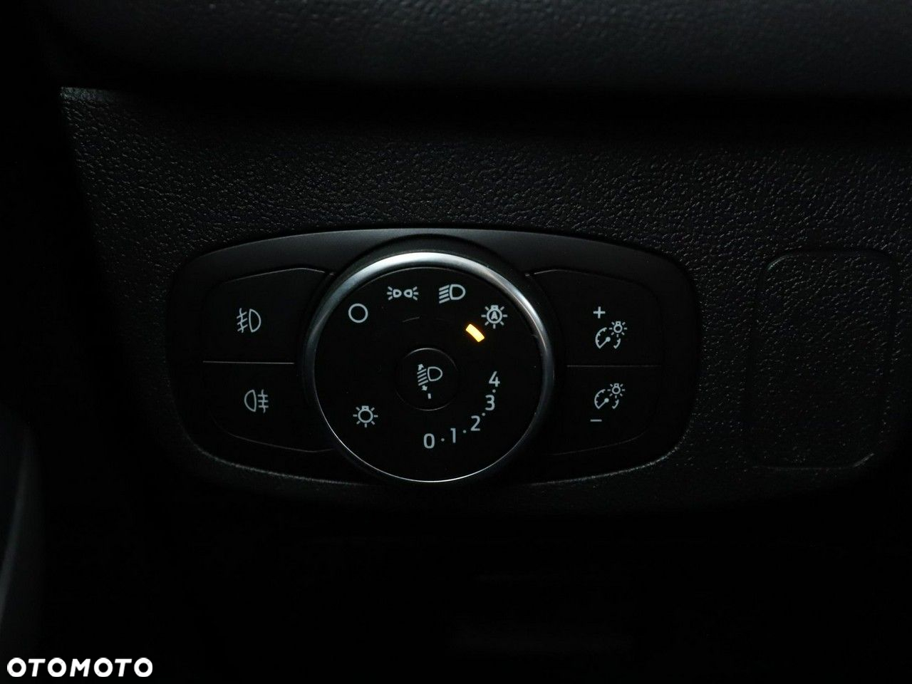 Ford Focus - 34