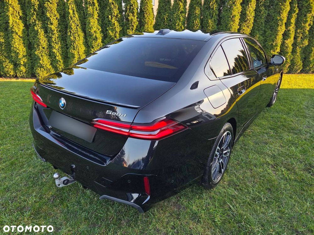BMW Seria 5 520d xDrive - 15