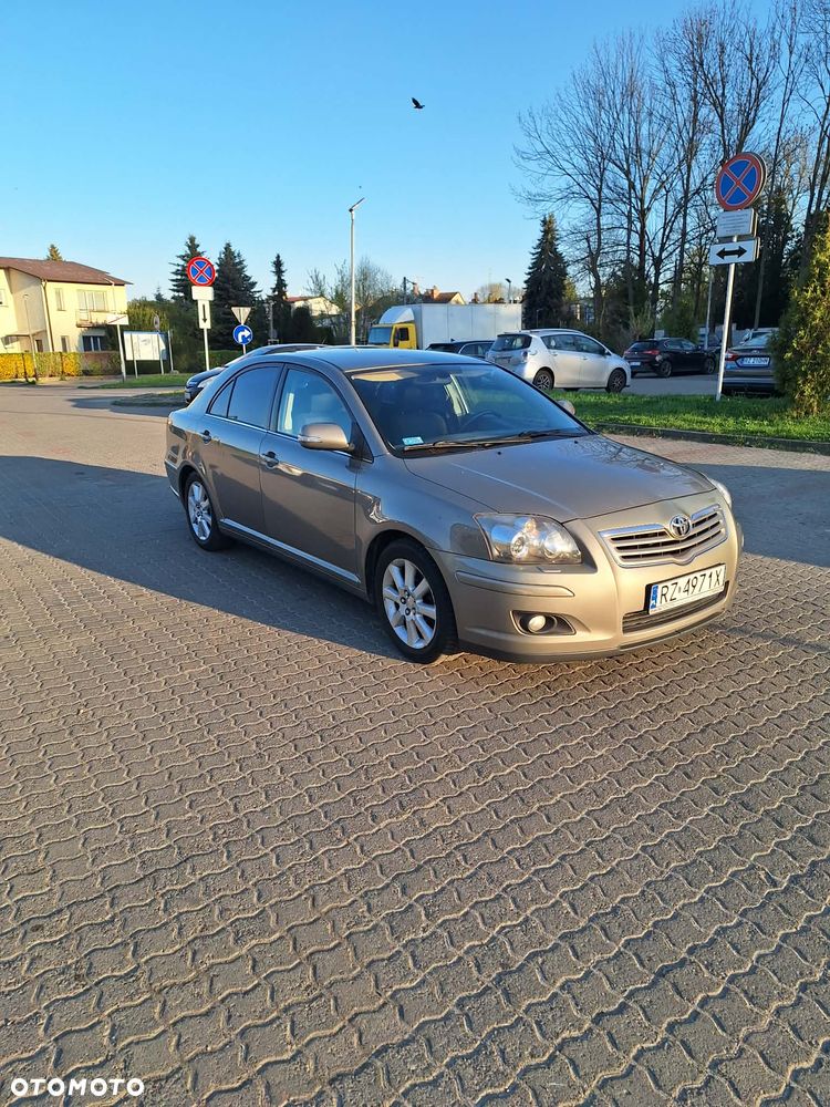 Toyota Avensis - 3