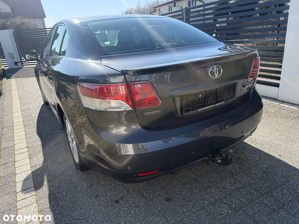 Toyota Avensis 1.8 Comfort - 5