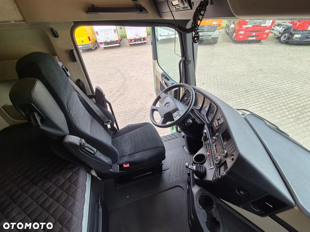 Mercedes-Benz Actros 4163 8X4 / SUPER STAN / MOCNY CIĄGNIK / UNIKATOWY / SERWISOWANY / BEZWYPADKOWY / EURO 6 / OKAZJA! - 29