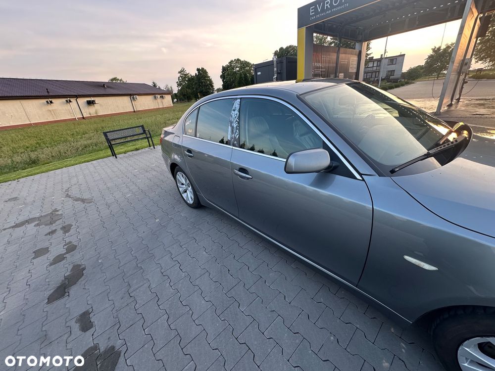 BMW Seria 5 525xd - 25