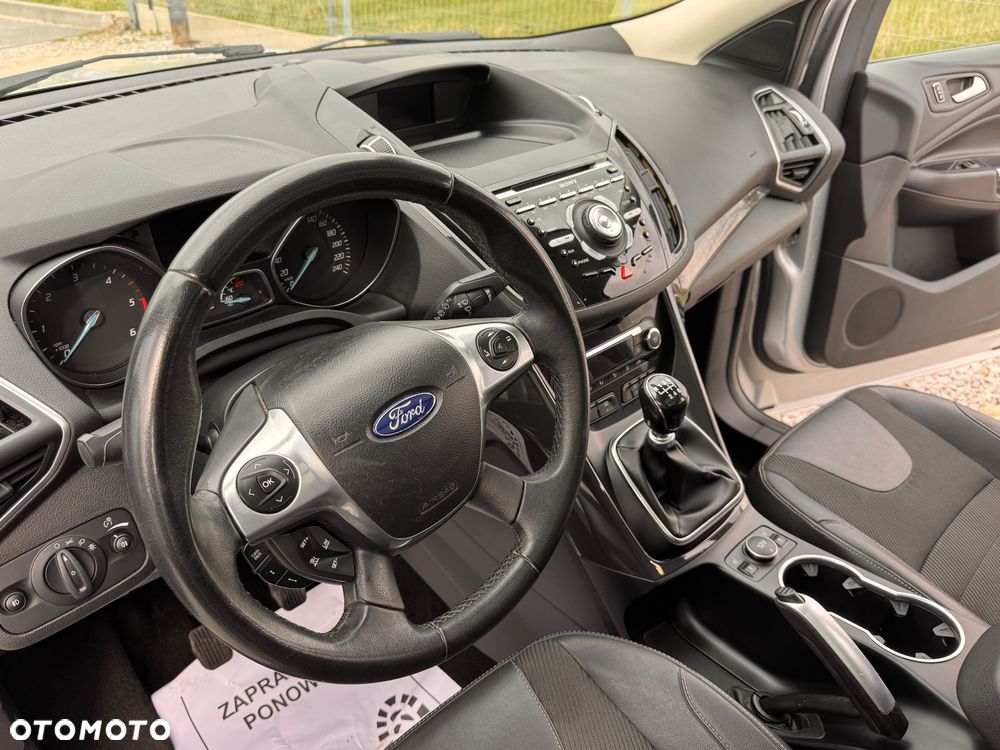 Ford Kuga 2.0 TDCi 2x4 Titanium - 24