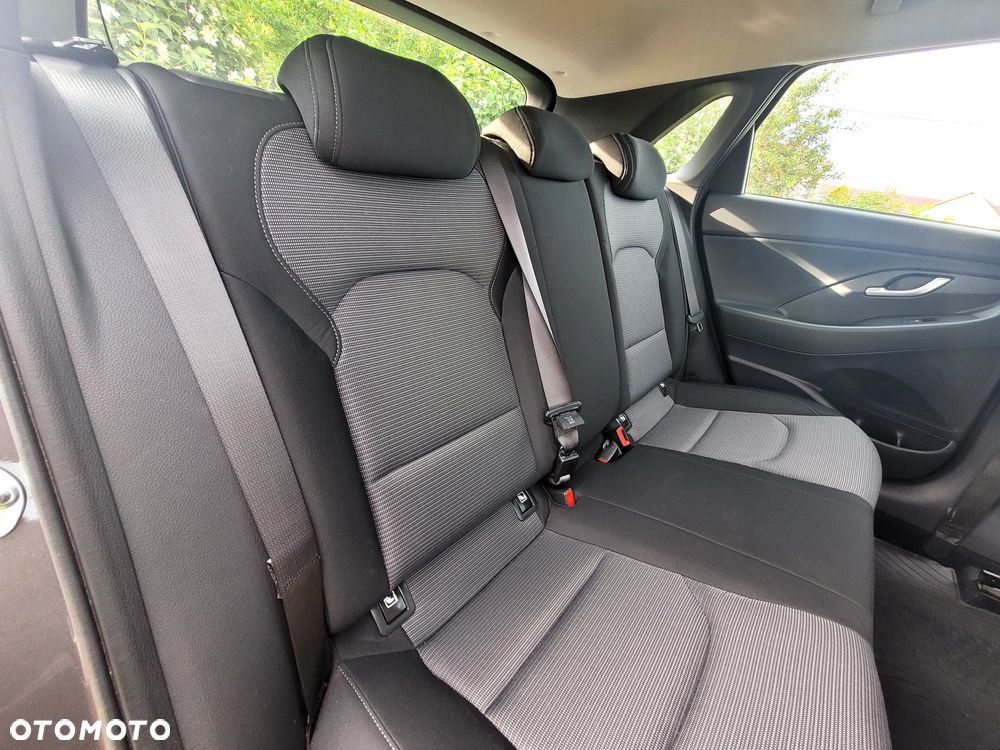 Hyundai i30 1.4 Classic + - 10