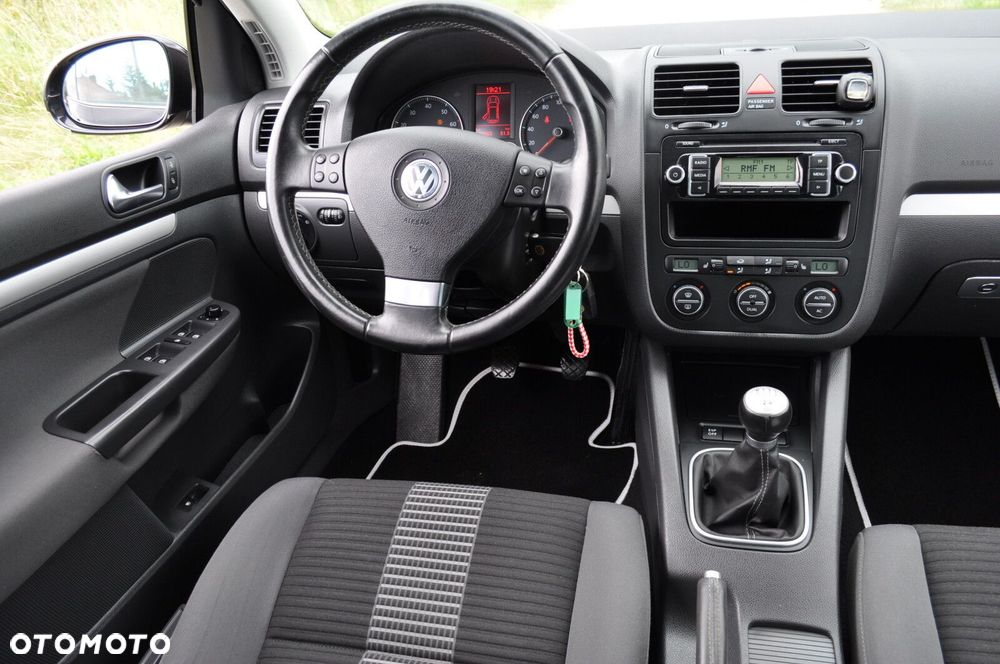 Volkswagen Golf - 10