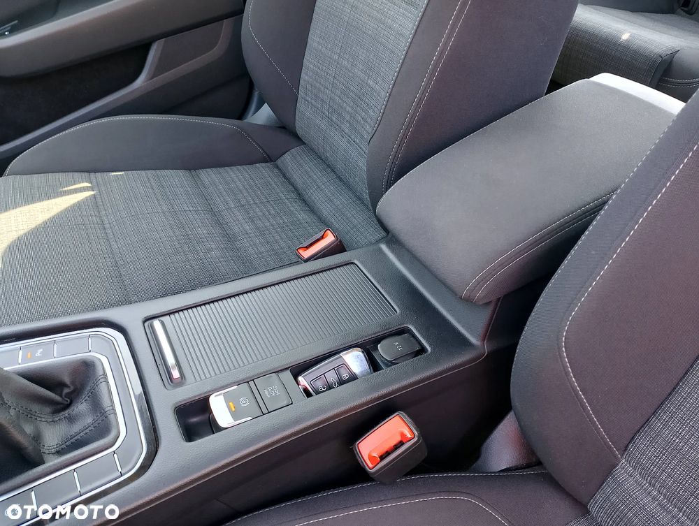 Volkswagen Passat 1.5 TSI EVO Business - 30