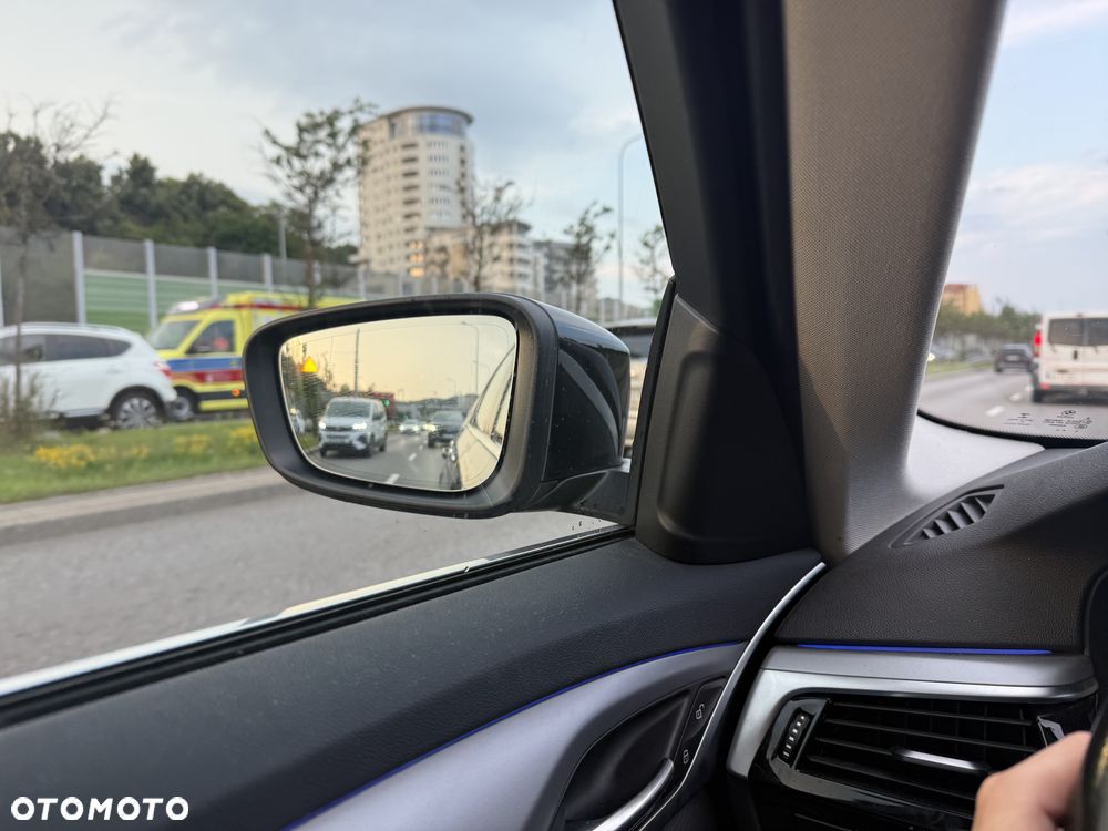 BMW Seria 5 530i xDrive - 25