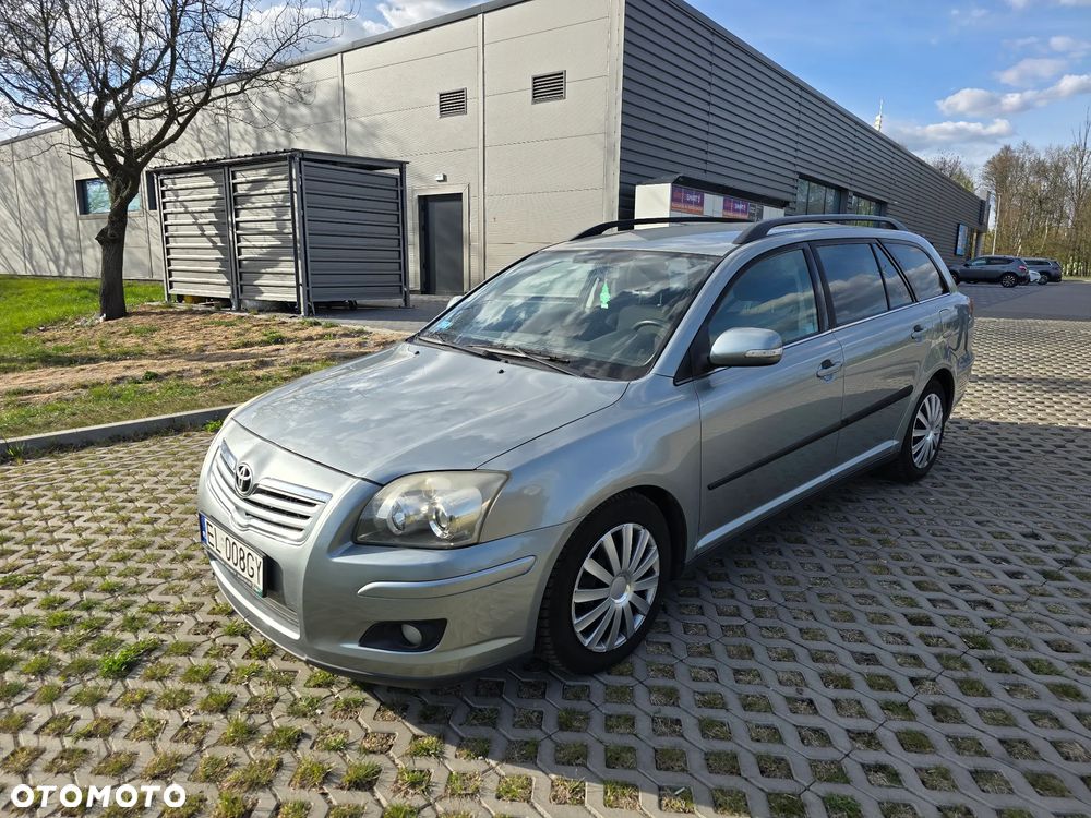 Toyota Avensis 1.6 VVT-i Terra - 1