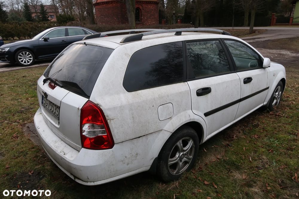 Chevrolet Nubira - 4
