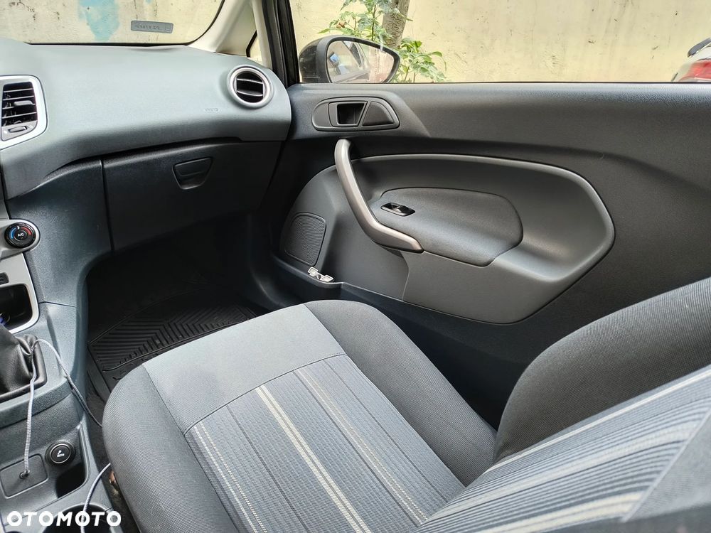 Ford Fiesta 1.25 Trend - 11