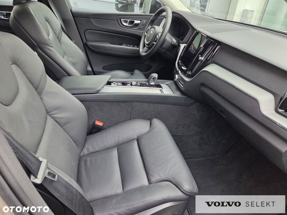 Volvo XC 60 B5 B AWD Plus Dark - 12