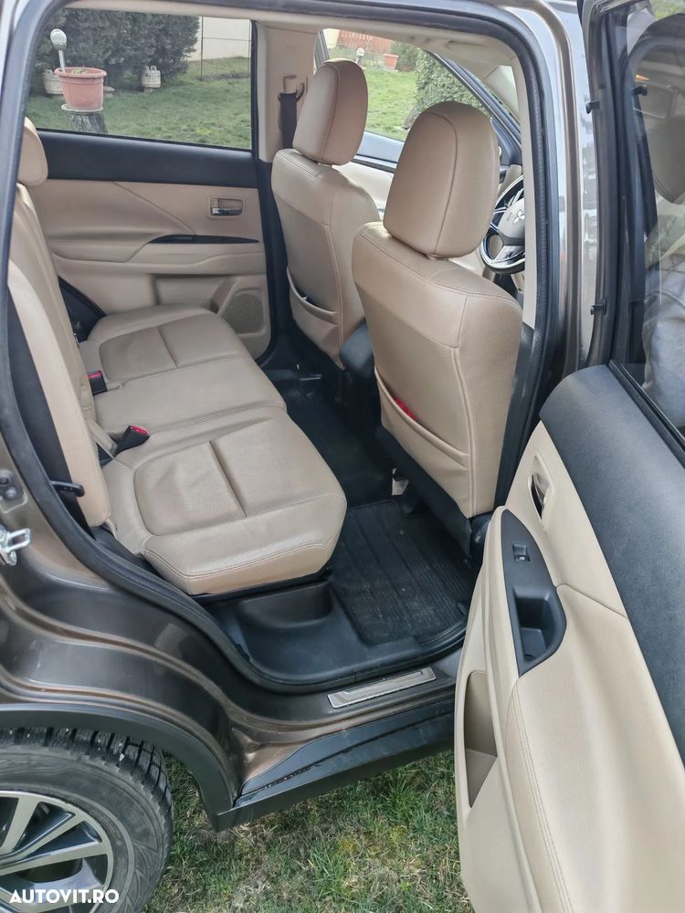 Mitsubishi Outlander 2.2 Litre DI-D AWD Intense - 4