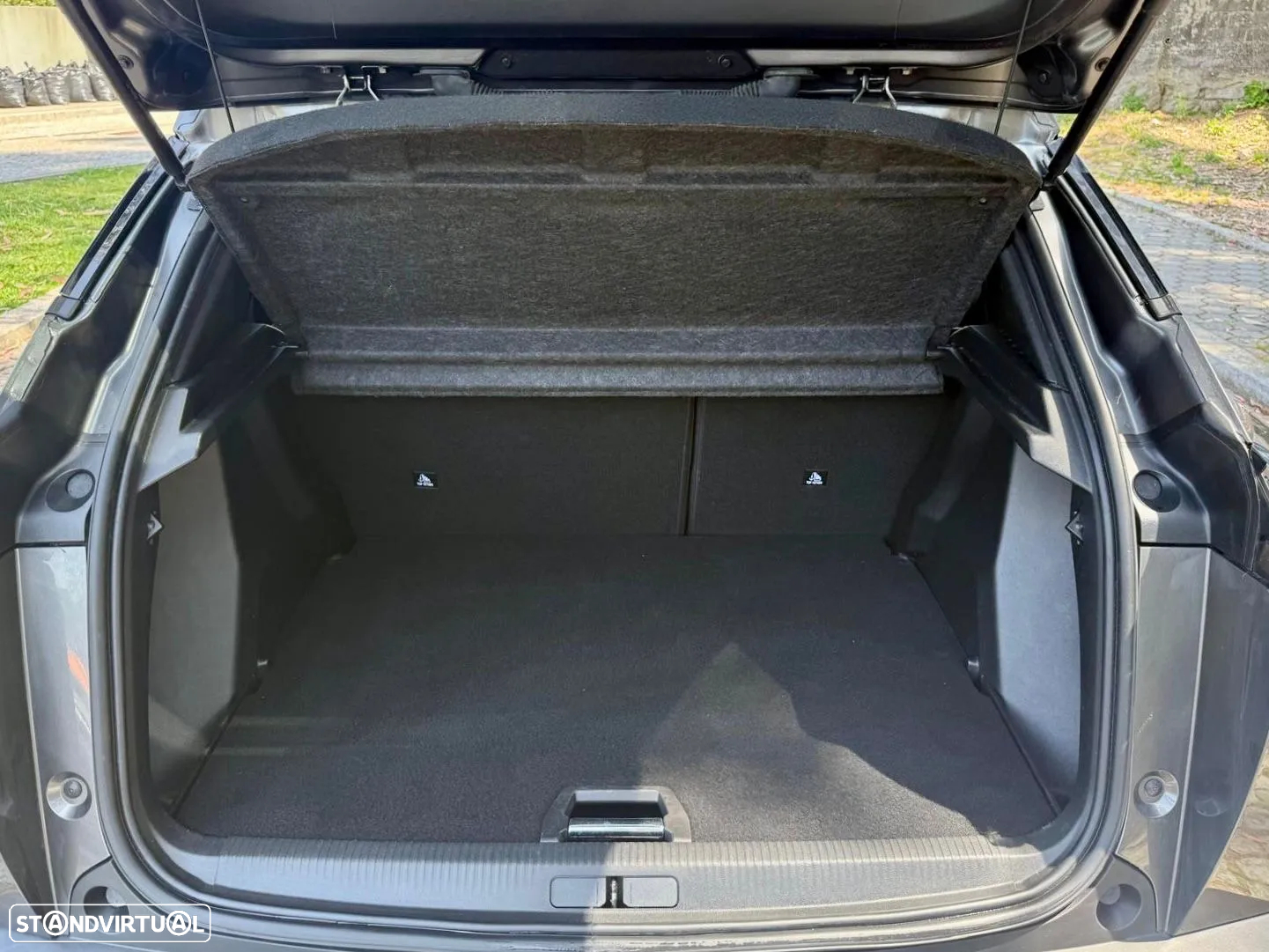 Peugeot 2008 1.5 BlueHDi Allure Pack EAT8 - 15