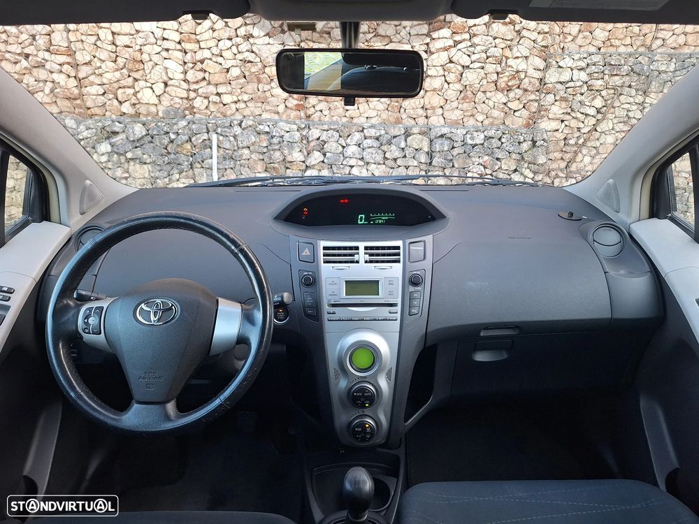 Toyota Yaris 1.0 VVT-i Sol High Pack - 8