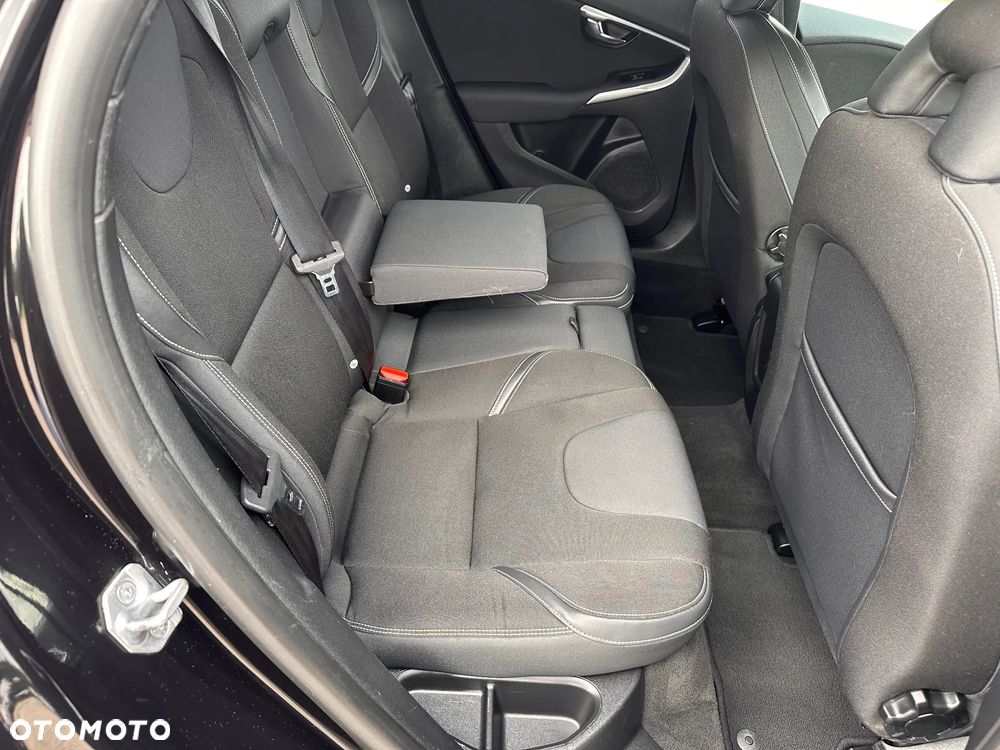 Volvo V40 - 24