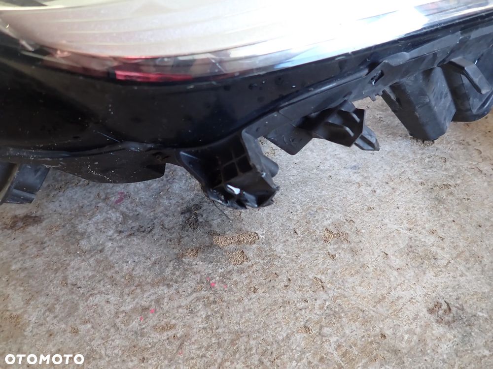 RENAULT MEGANE IV LAMPA PRZEDNIA LEWA 90131982 - 2