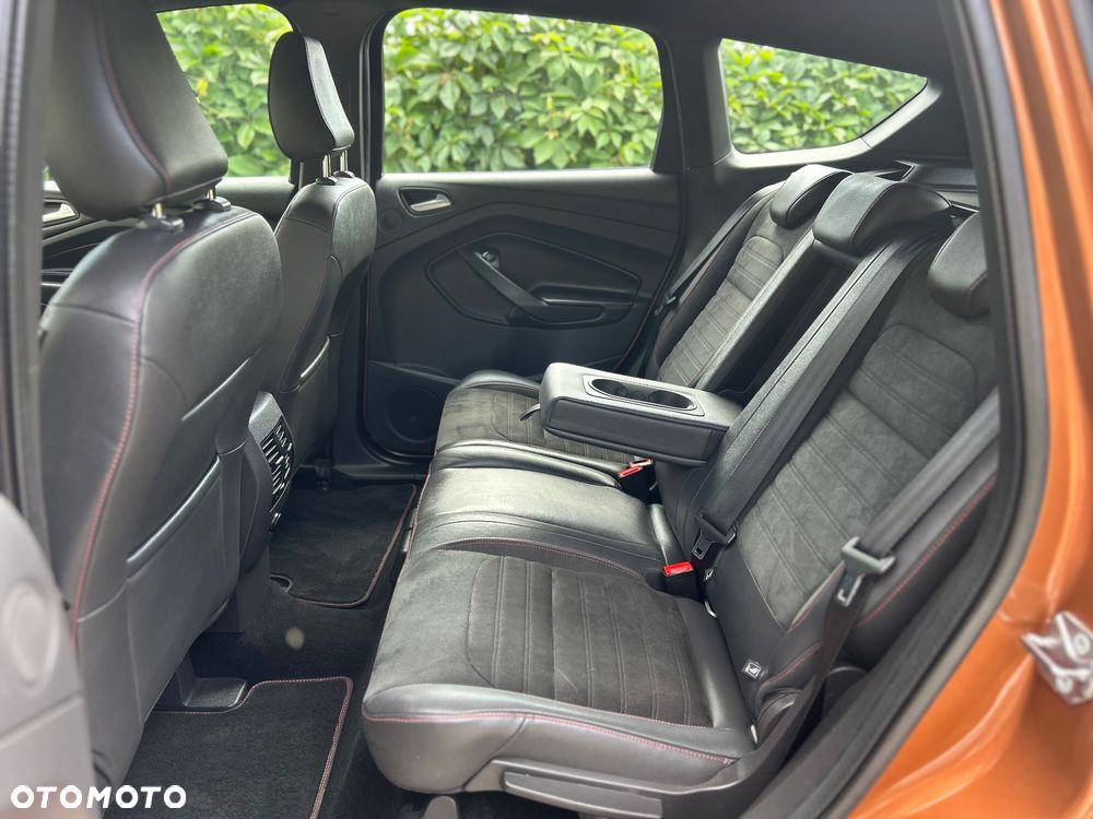 Ford Kuga 2.0 TDCi 4x4 ST-Line - 36