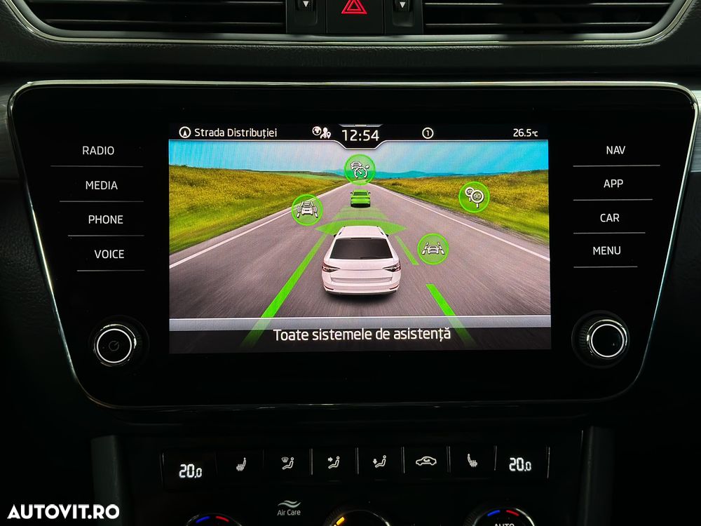 Skoda Superb 2.0 TDI DSG Ambition - 28