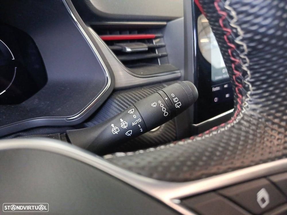 Renault Captur 1.6 E-Tech Plug-In RS Line — fotografia 16