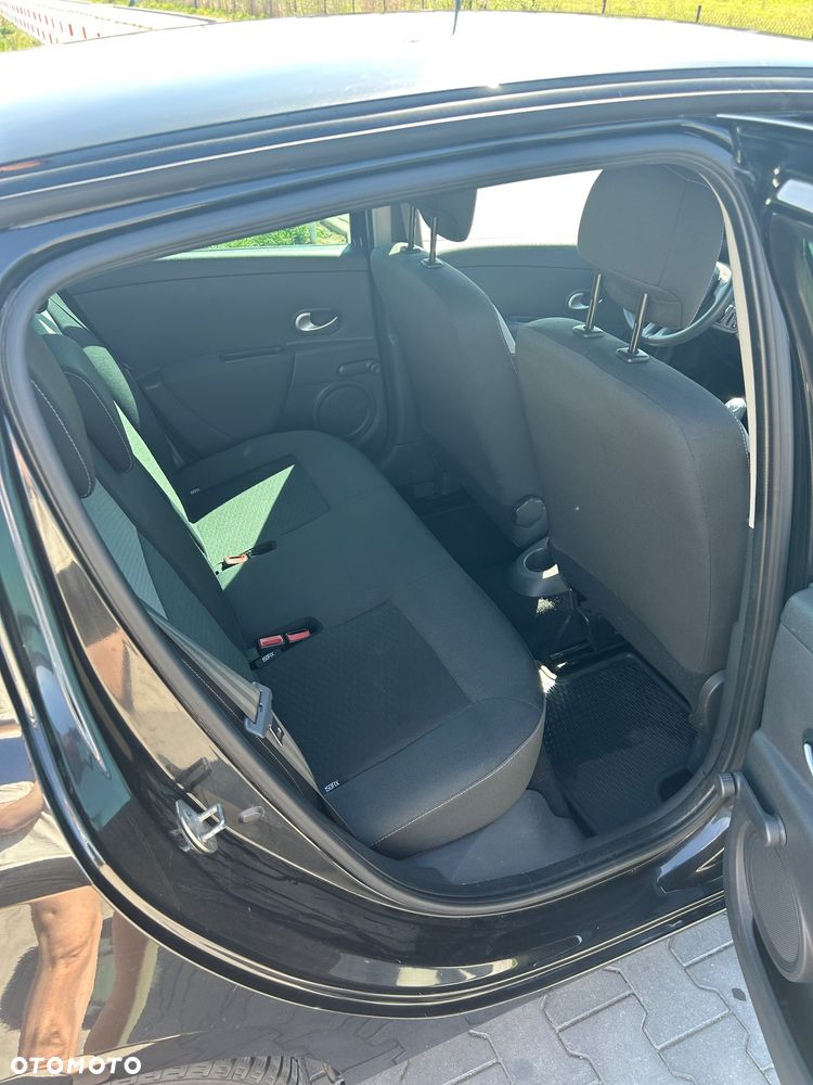 Renault Clio 1.2 16V Life - 15