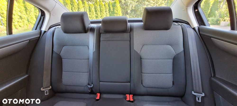 Volkswagen Passat - 7