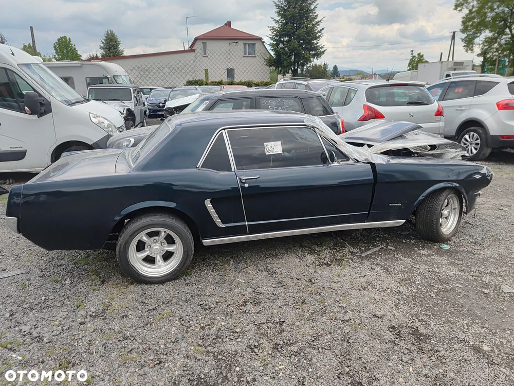 Ford Mustang - 1