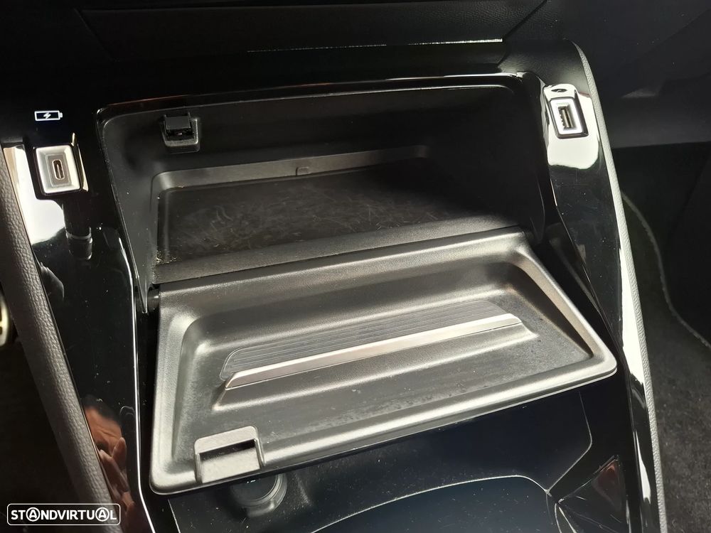 Peugeot 2008 1.2 PureTech GT Line - 23