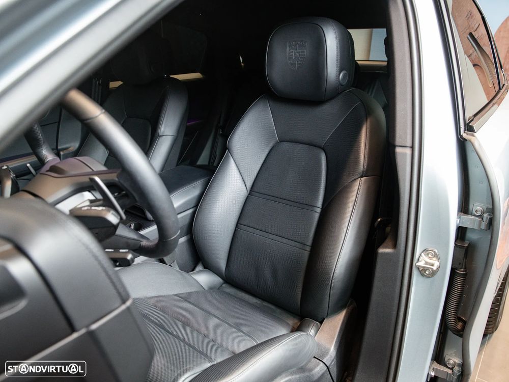 Porsche Cayenne Coupé E-Hybrid Black Edition - 23