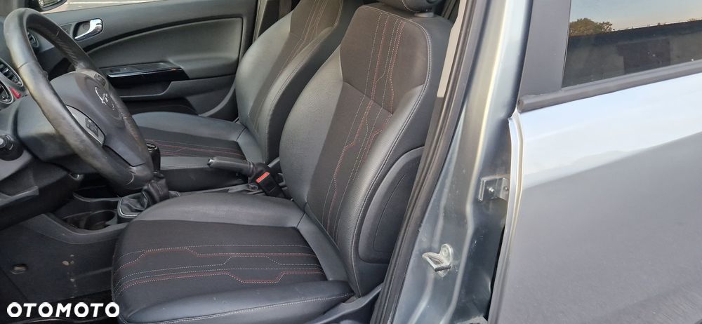 Opel Corsa 1.4 Cosmo - 8