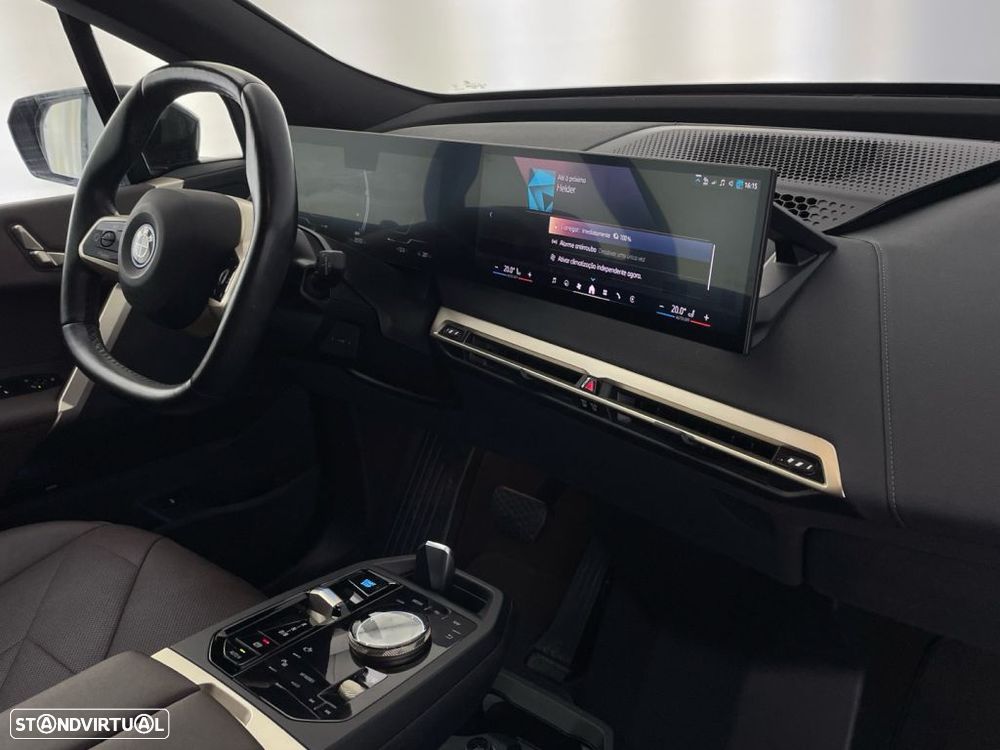 BMW iX xDrive 40 - 23