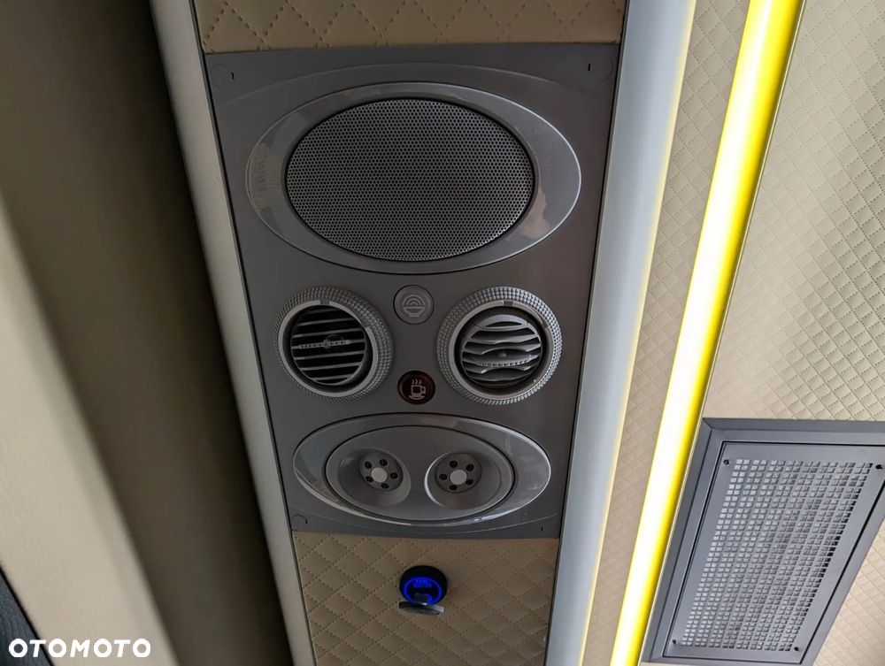 Mercedes-Benz Sprinter 519 - 23