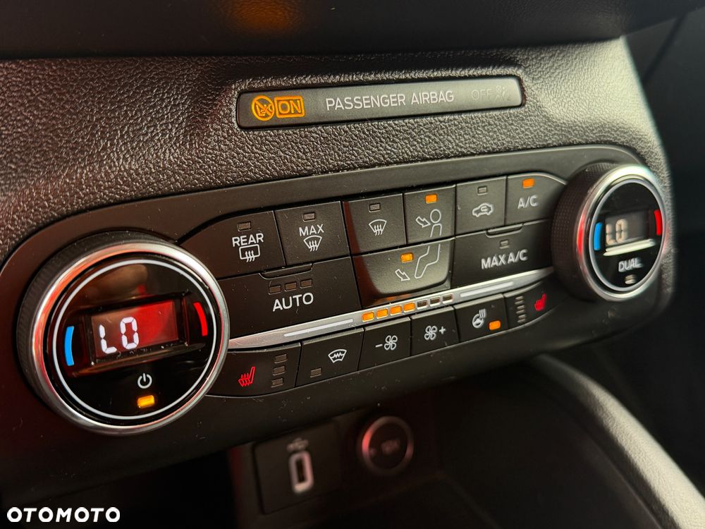 Ford Focus 1.5 EcoBlue STart-Stopp-System TITANIUM - 37