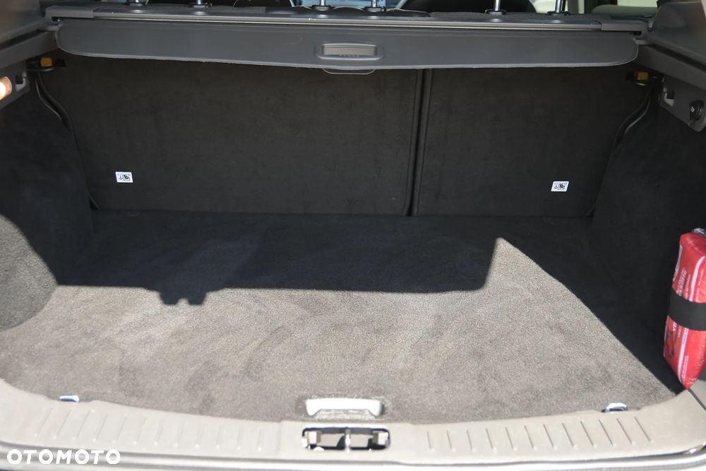 Ford Kuga 2.0 TDCi 2x4 Titanium - 20