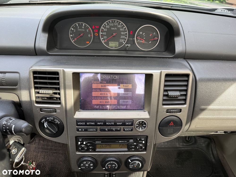Nissan X-Trail 2.2 dCi Elegance - 12