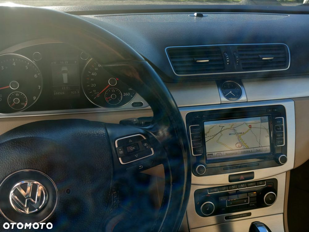 Volkswagen Passat - 10