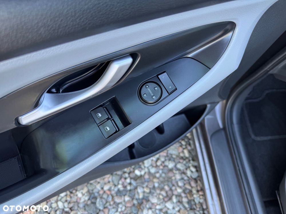 Hyundai i30 - 32