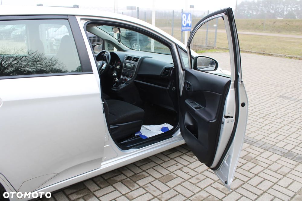 Subaru Trezia - 30