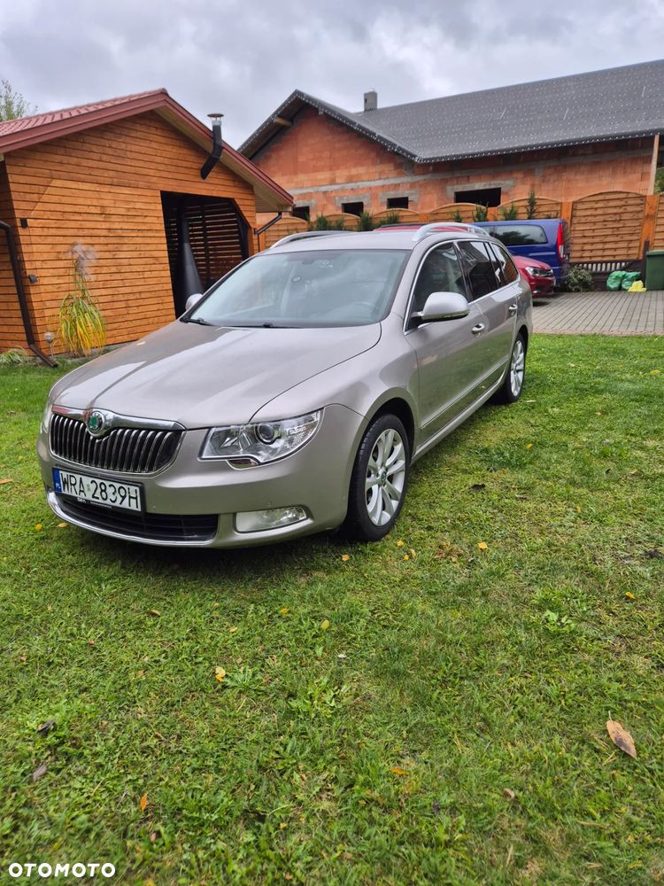 Skoda Superb Combi 2.0 TDI Exclusive - 1