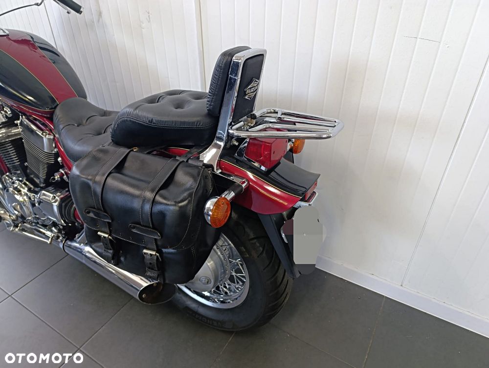 Suzuki Intruder - 12