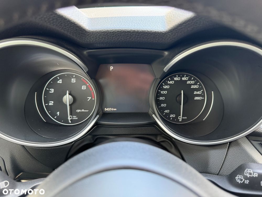 Alfa Romeo Stelvio - 18
