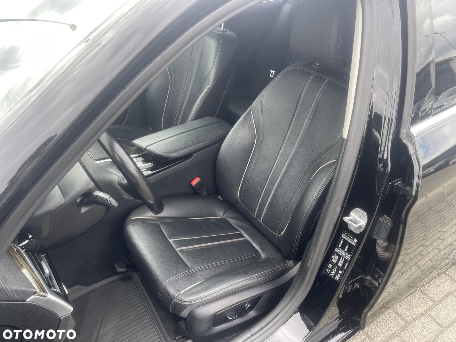 BMW Seria 5 520d xDrive Luxury Line - 11
