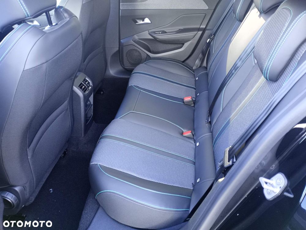 Peugeot 308 1.5 BlueHDi Allure S&S EAT8 - 18