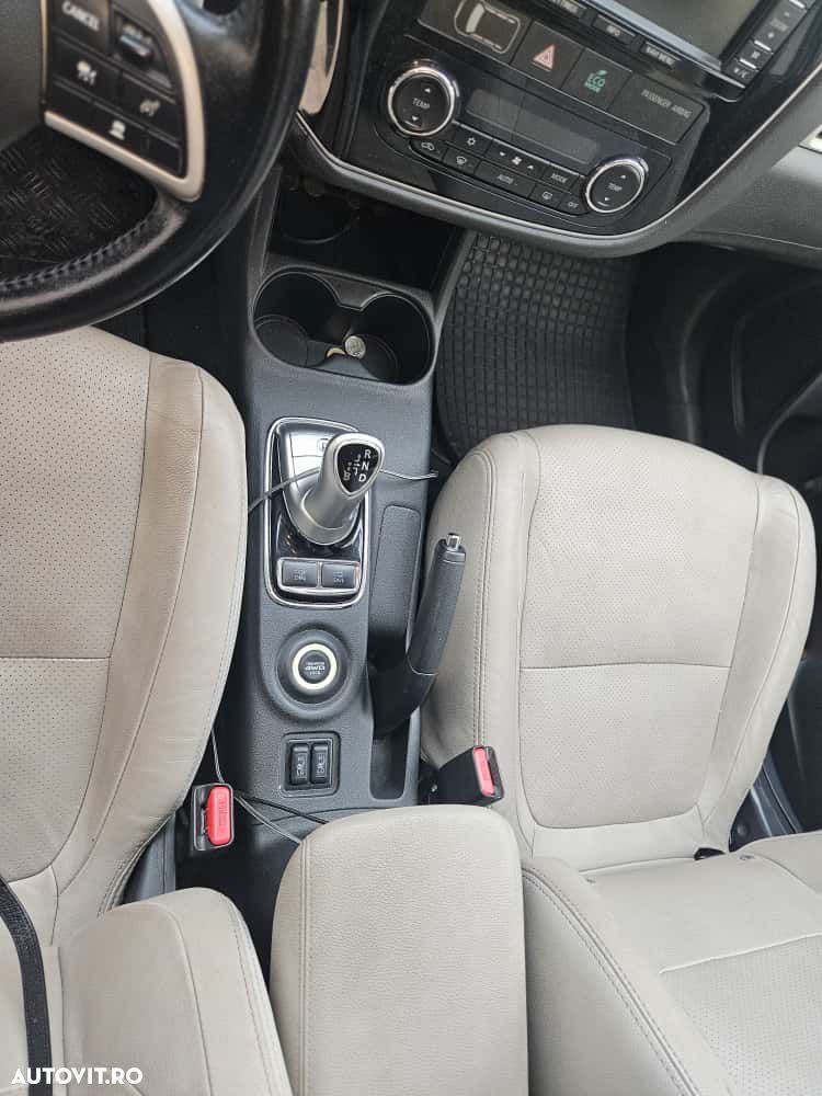 Mitsubishi Outlander 2.0 4WD Plug-In Hybrid Top - 7