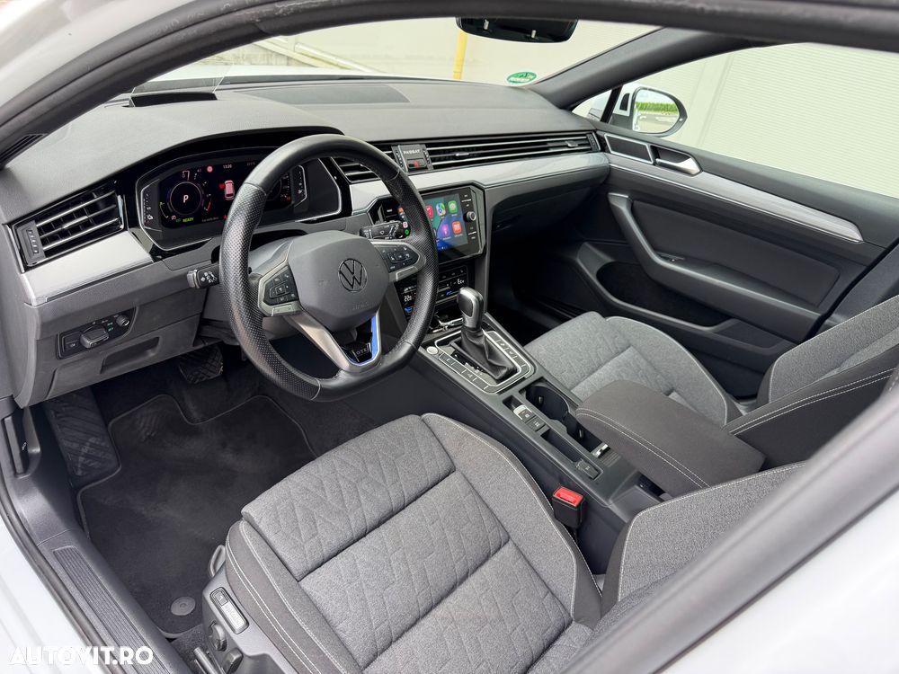 Volkswagen Passat - 16
