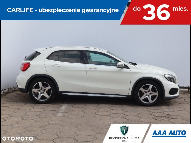 Mercedes-Benz GLA - 7